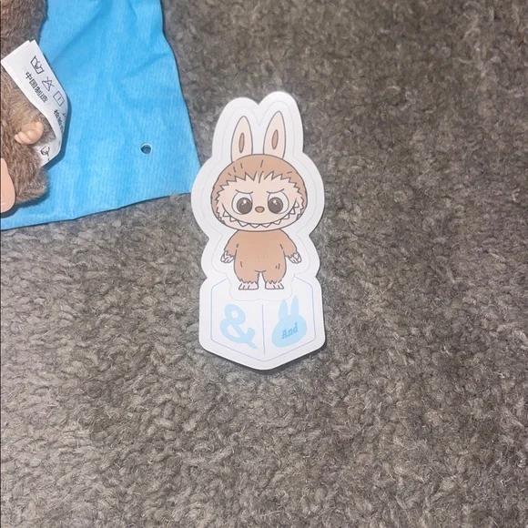 Pop Mart Brown Labubu V4 Pin for Love & for And Keychain - Picture 3 of 3